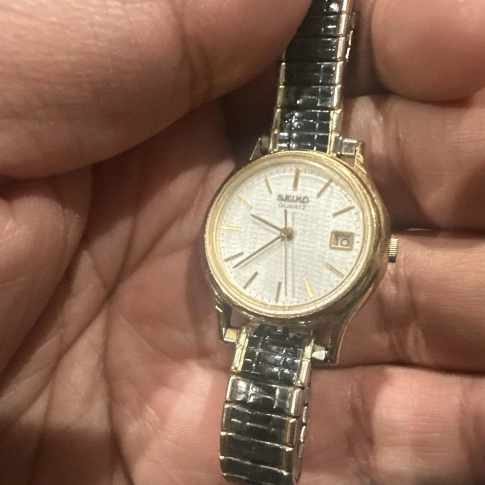 Working Vintage Seiko 24MM Womens Watch Quartz Gold‎ Tone Date Fit 6.5mm Rare